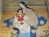 ナザレ：受胎告知教会のモザイク　華の聖母子（長谷川路可）